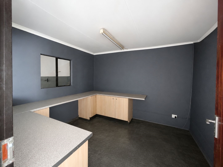 To Let Commercial Property for Rent in Lower Bo-dorp North West